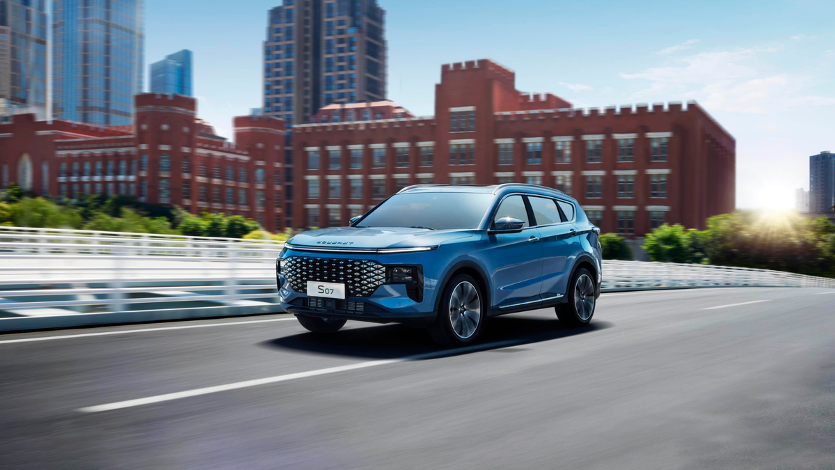 Soueast S07. Новый вседорожник сегмента SUV-C выходит на российский рынок в двух комплектациях: Comfort и Premium.