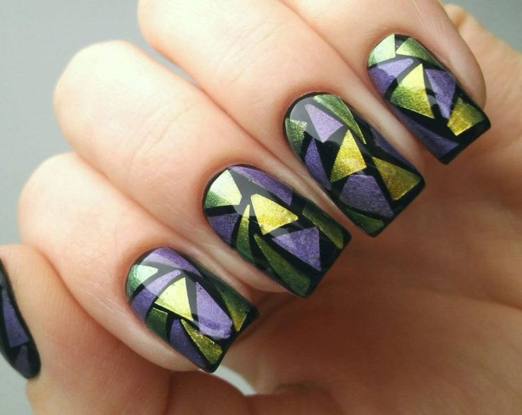 Витражный маникюр