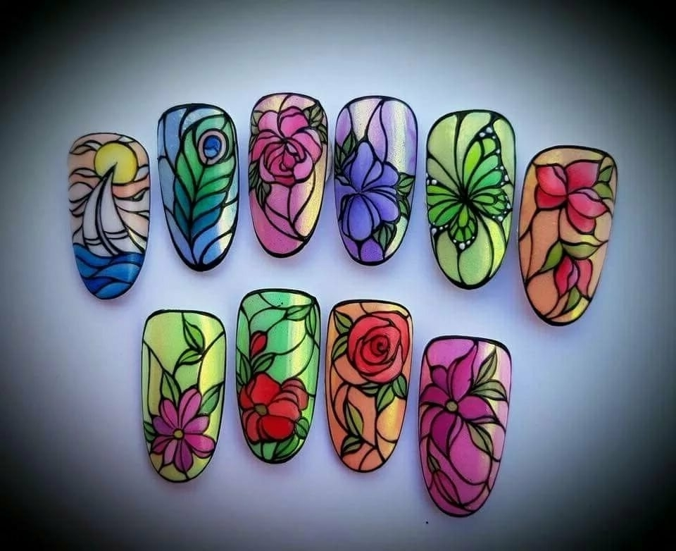 Витражный маникюр
