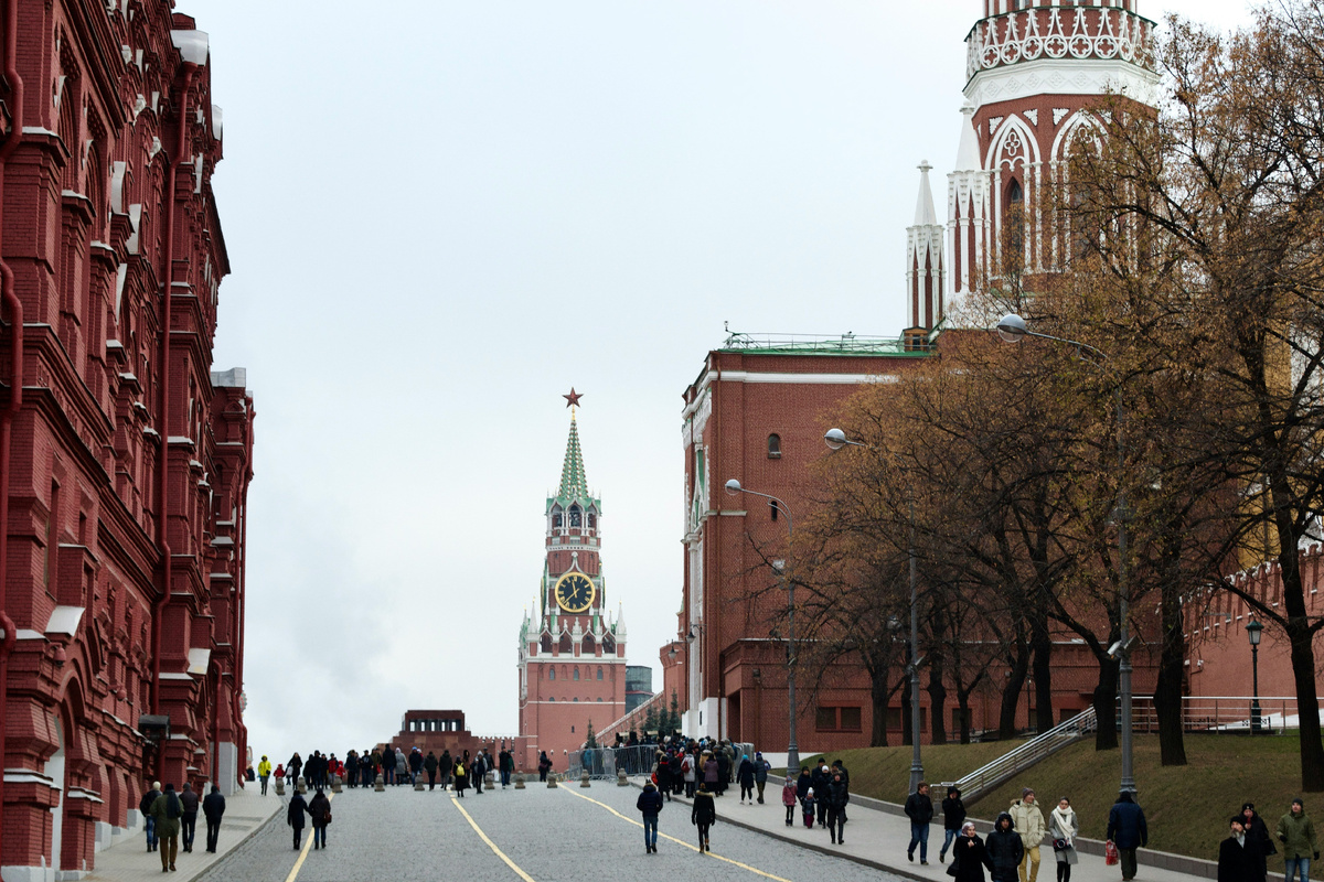 Россия всё шире открывает свои двери?