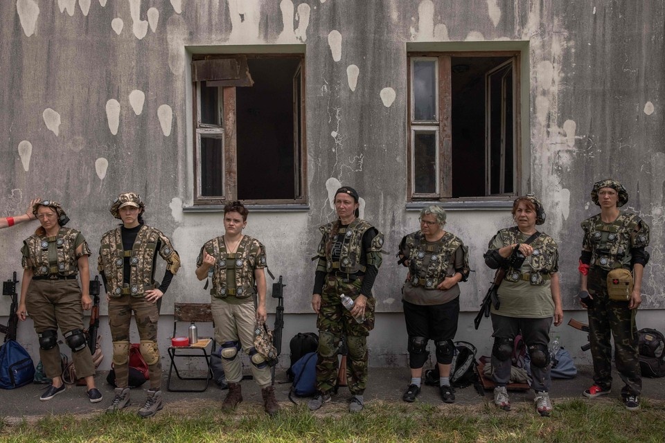 В Верховной раде Украины предложили начать мобилизацию женщин Фото: EAST NEWS