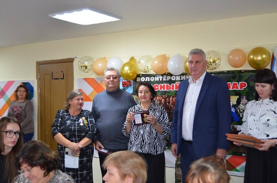    В День народного единства в Сакмарском районе сплели пятисотую маскировочную сеть Кристина Просвиркина