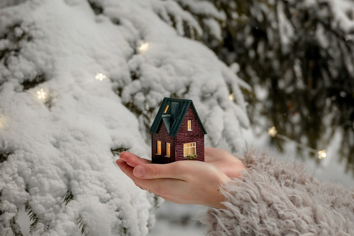     Красивые идеи для рождественского украшения загородного дома