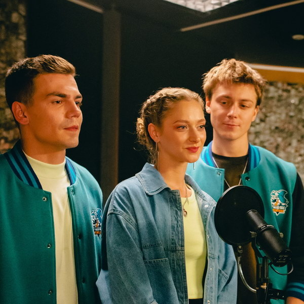     Актёры «Молодёжки» исполнил хит Мурата Насырова «Я – это ты»