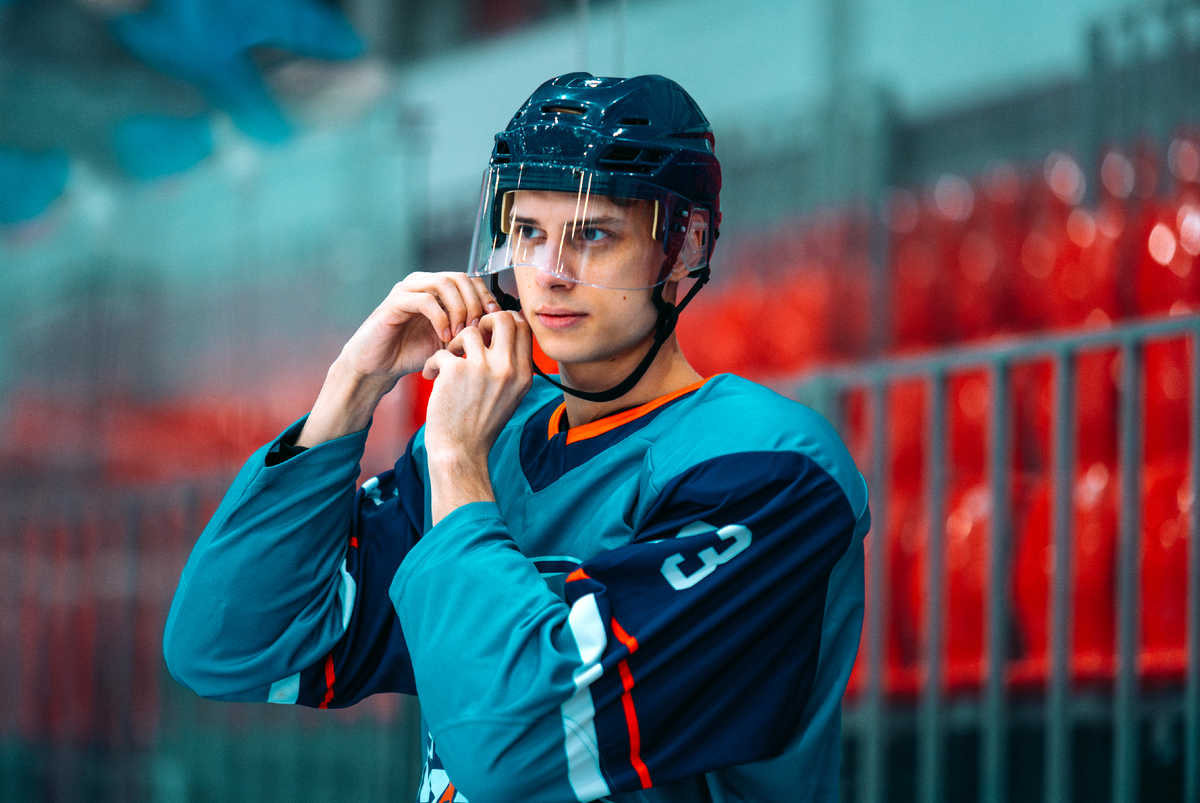 Актер перевоплотился в хоккеиста. Фото: Мария Савостеева