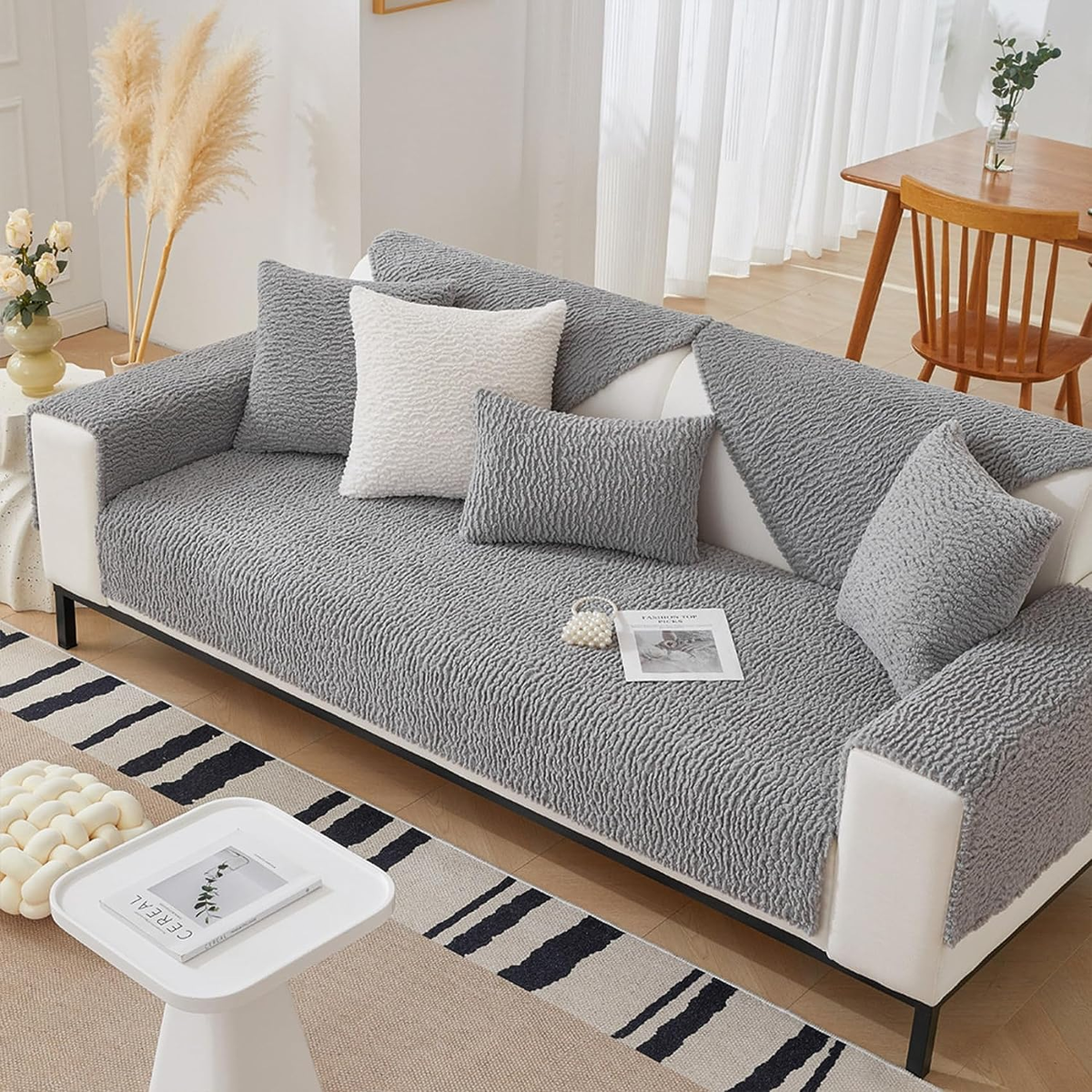 Для чего на самом деле нужны чехлы на мебель?