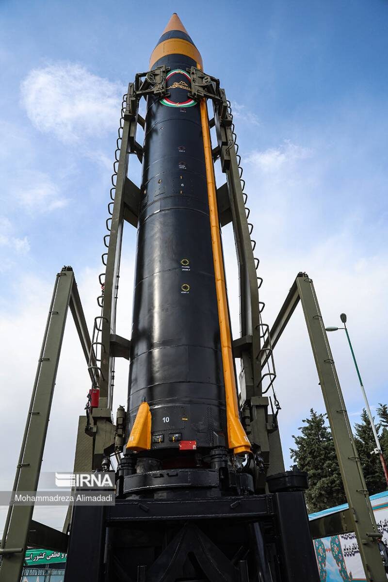 Иранская ракета Хорремшехр-4 перед пуском. Источник: Яндекс.Картинки