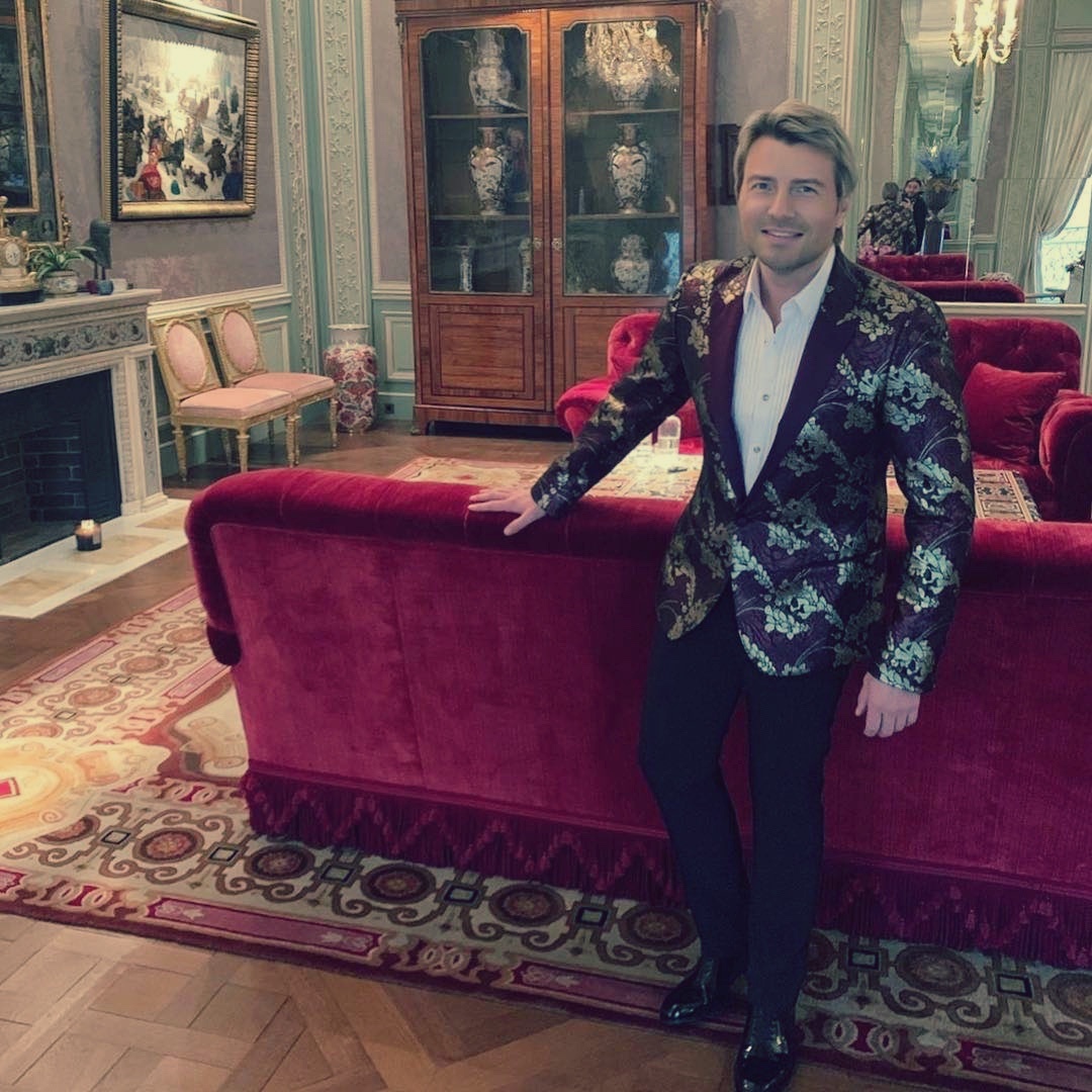 vk.com/nbaskov/ Николай Басков в своей квартире