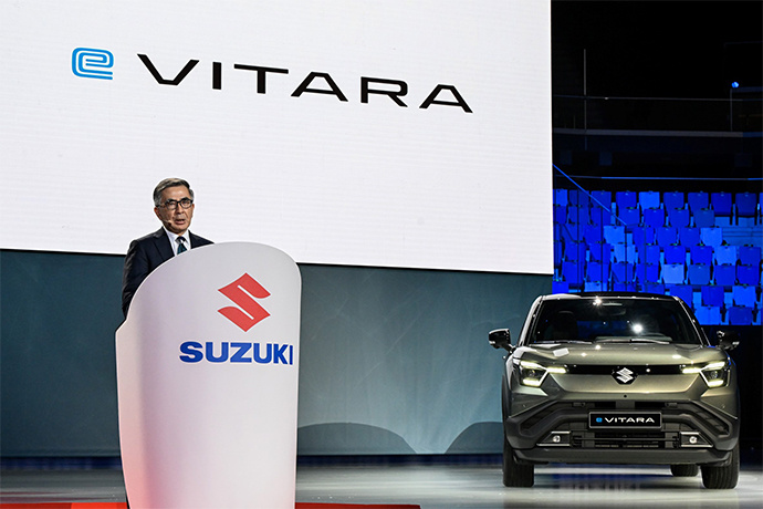 Первый электромобиль от японской компании Suzuki был официально представлен накануне в итальянском Милане. Новинка получила название eVitara.