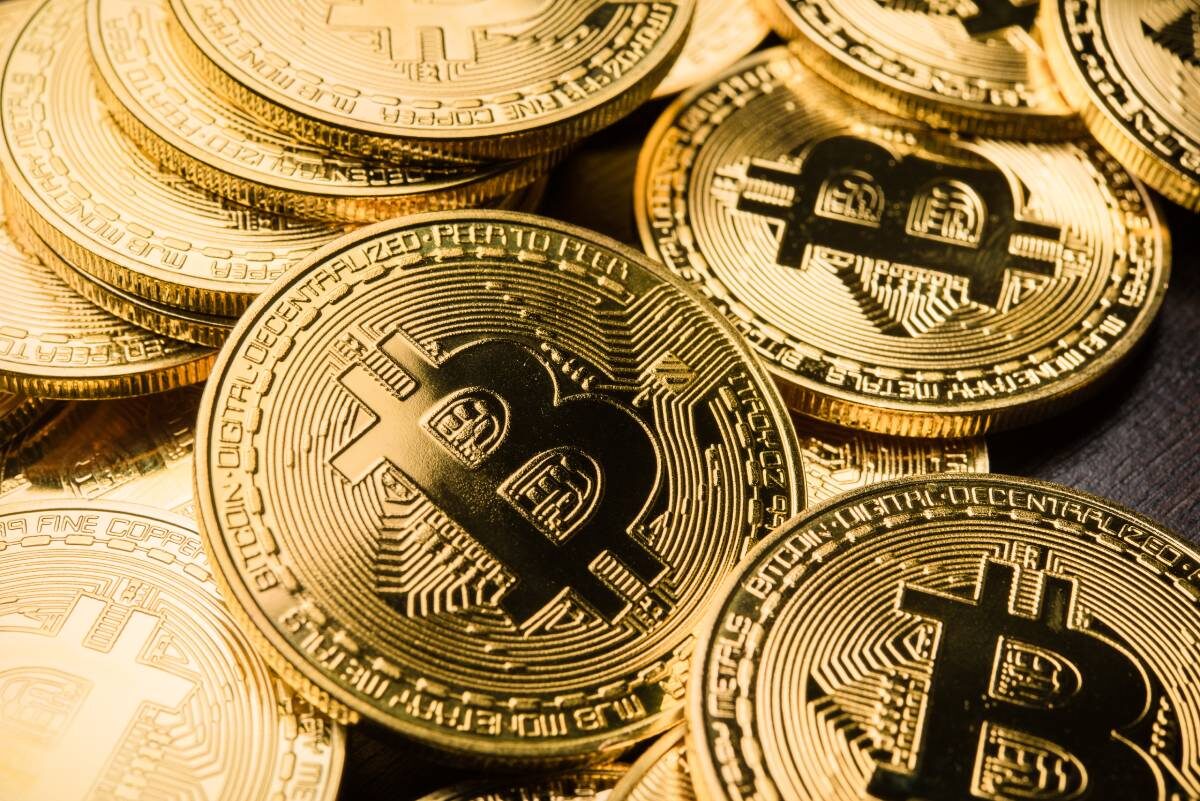 Самой ценной криптовалютой считается биткоин. Сейчас его курс почти 7 млн рублей