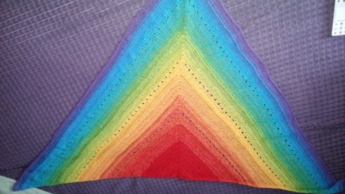 Наконец - то я связала яркий и мягкий бактус❤️🔥💛💯👍😄Это прям был долгий процесс вязания. Первый мой бактус😊☀️❤️💐Вязала примерно около 10- ти дней. Пока научилась , чуть с ума не могла😄Пряжа очень мягкая, красивая и яркая. Подойдёт для одежды всех цветов радуги😄🥰Состав пряжи великолепный - 55% хлопок и 45% акрил. Производство Турция  ЯРНАРТ  ФЛОВЕРС🔥🌈