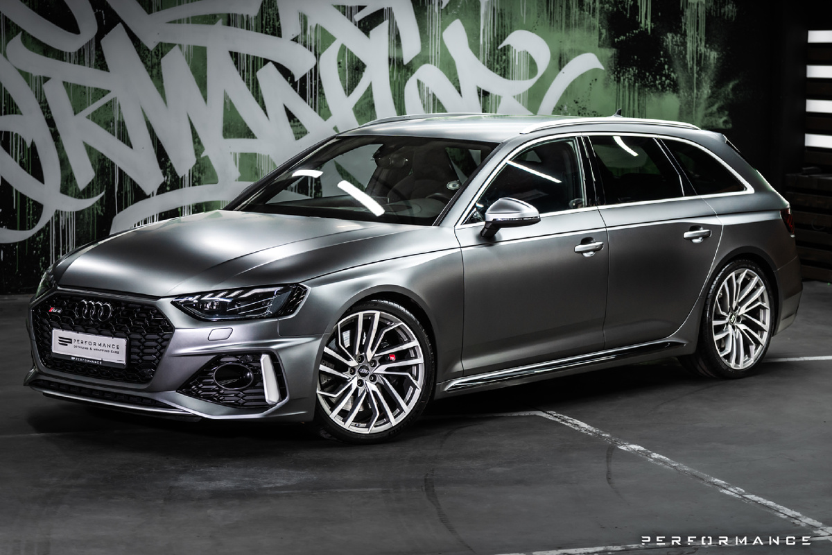 AUDI RS4 в защитной матовой полиуретановая пленка Nar Premium 