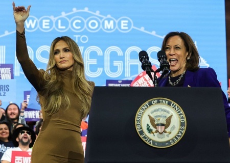    Маск: актёров Голливуда заставляют поддерживать Харрис, шантажируя отказом в дальнейших съёмках