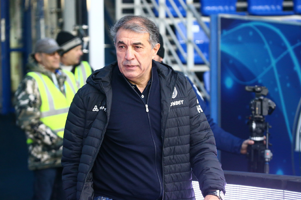 Рашид Рахимов прокомментировал слухи о своей отставке цитатой из пацанских пабликов: «Маленькие собаки все время лают за спиной, а волки смотрят в лицо»