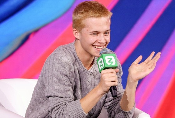    Леон Кемстач