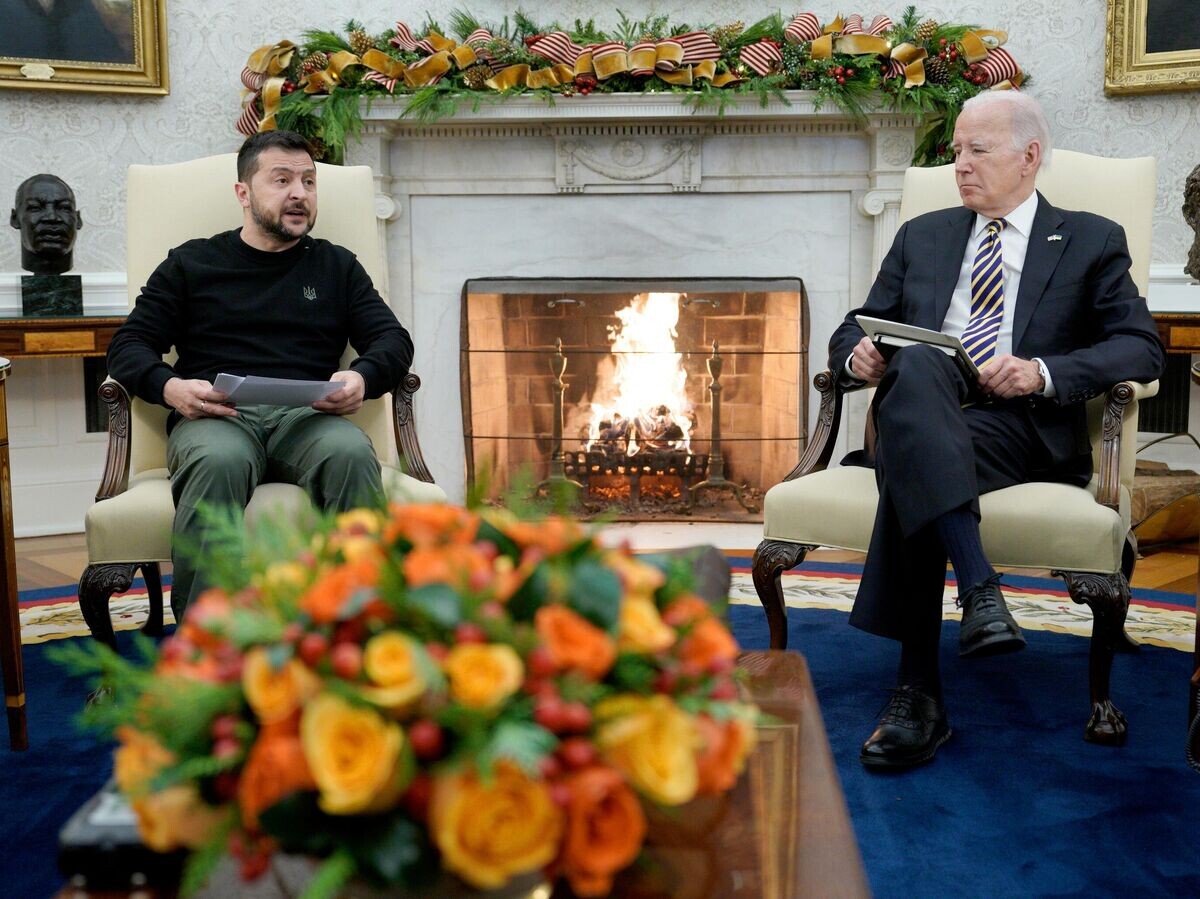    Президент Украины Владимир Зеленский и президент США Джо Байден во время встречи в Белом доме© РИА Новости / Стрингер