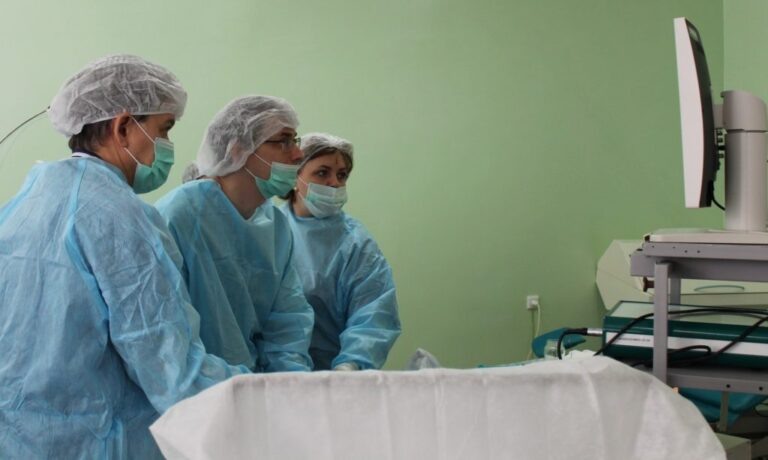    Бузулукские врачи-урологи провели операцию на новом литотрипторе Оренбуржье