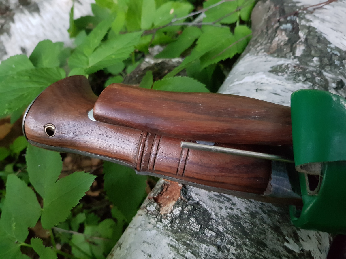 Кукри, нож и надфиль в старых ножнах