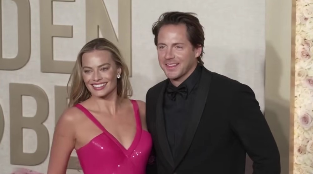 Том Акерли и Марго Робби / Фото: YouTube/enews  📷
