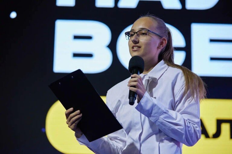    Вера Давыдова из Деминской школы Пономаревского района победила на Всероссийском конкурсе Белов Михаил Александрович