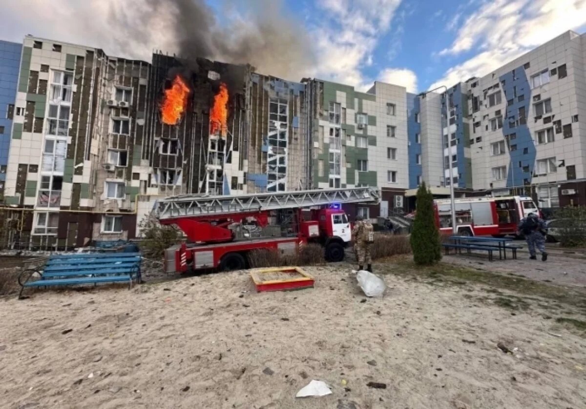    Гладков: очаги возгорания устранены после атаки дрона ВСУ в Белгороде