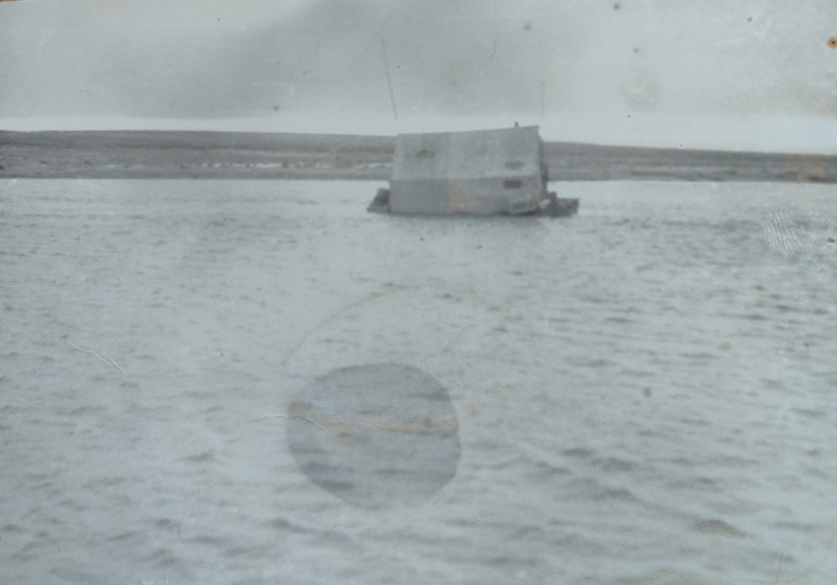 Наш утонувший вездеход.