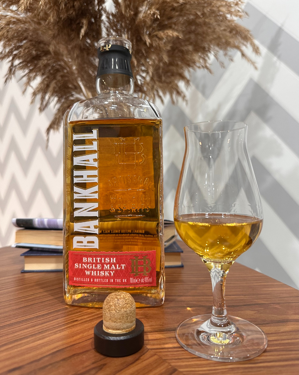 Исполнение бутылки не вызывает мысли о её бюджетности