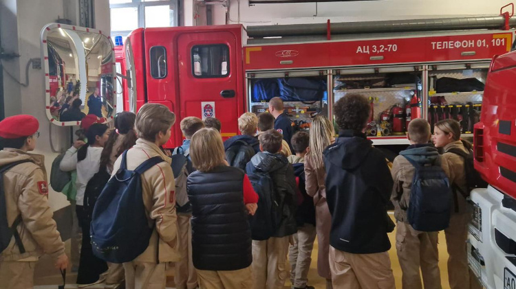    Фото: Пожарно-спасательный отряд № 217 ГКУ ПСЦ г. Москвы Департамента по делам гражданской обороны, чрезвычайным ситуациям и пожарной безопасности города Москвы