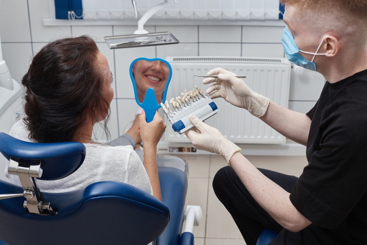 Внутриканальное отбеливание зубов в Дентру