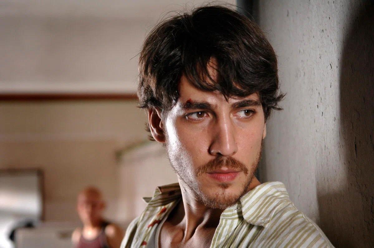 Альберто Амманн в роли Хуана