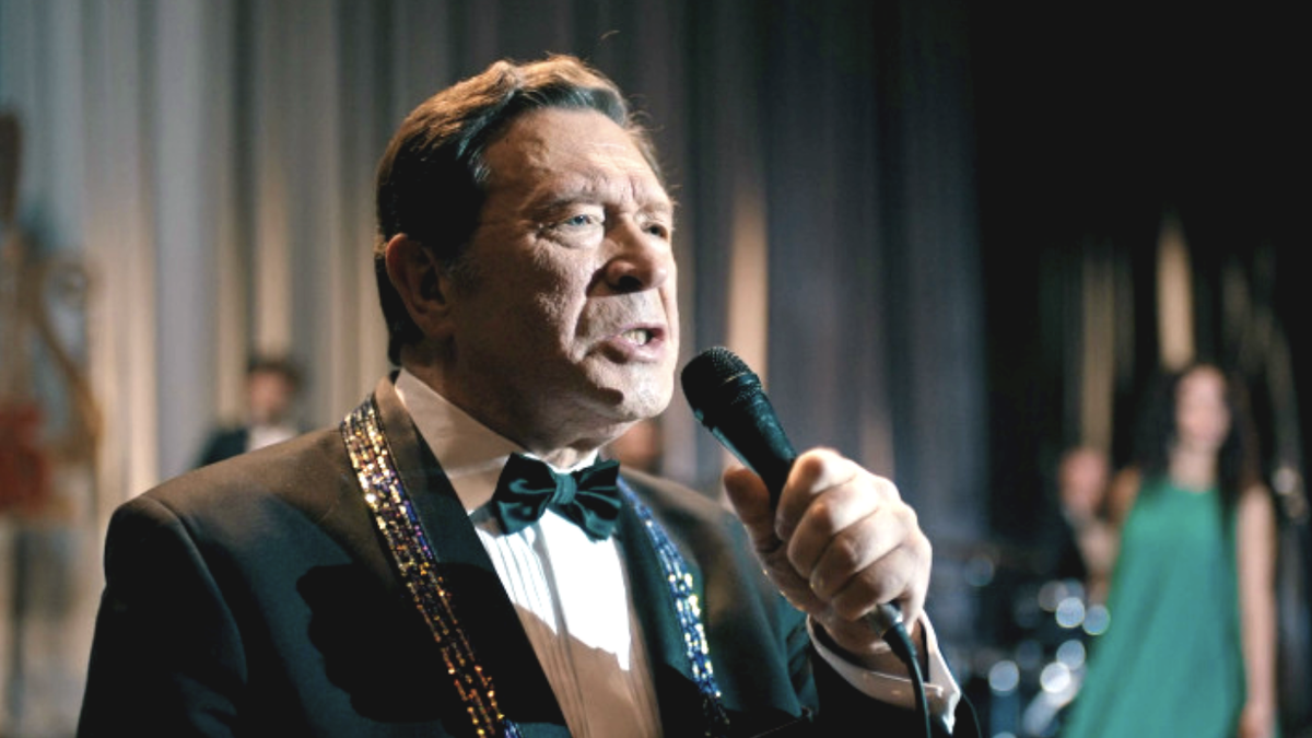 За секунду до того, как певец превратится в горящий факел. Фото Яндекс.Картинки. 