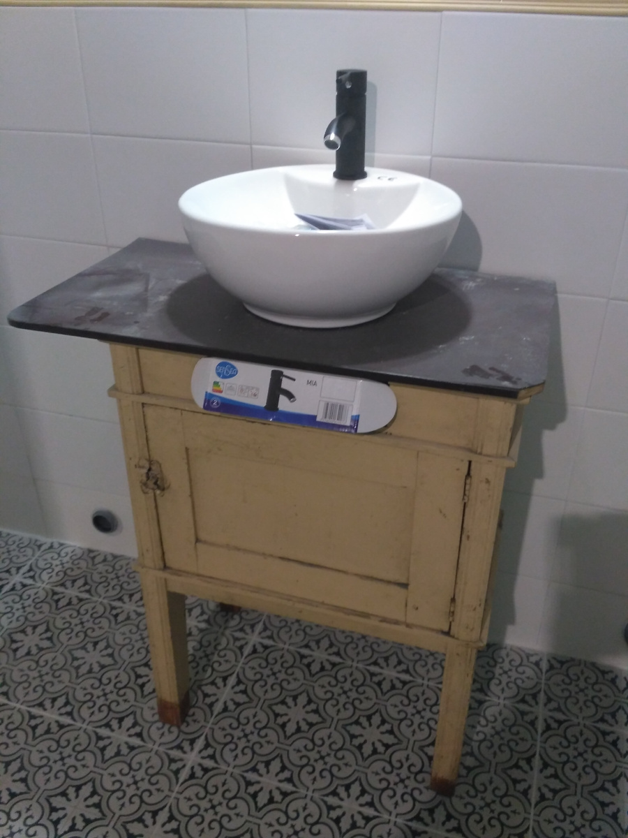 до реставрации, примеряем раковину к ней