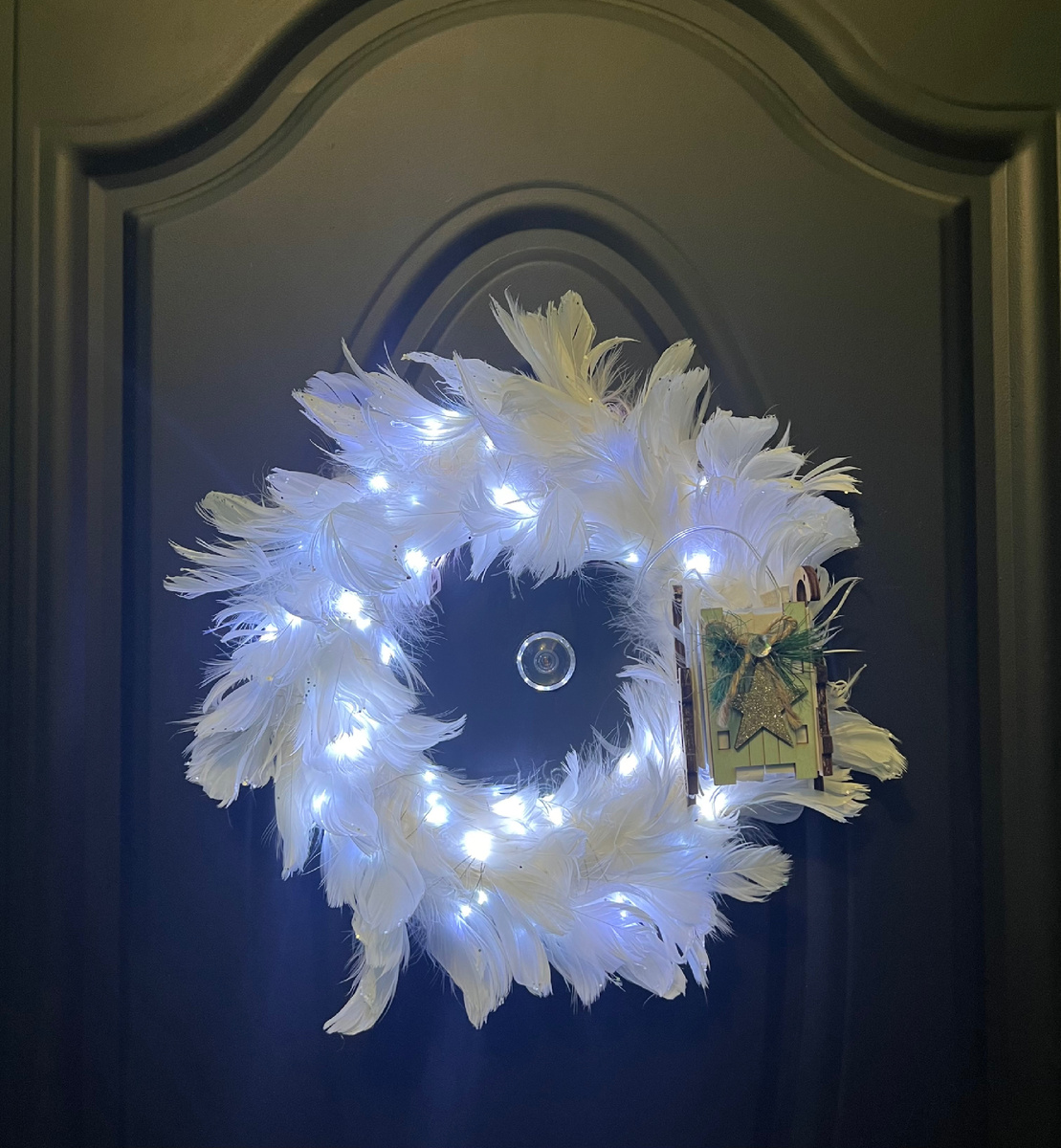 Мой вариант оформления венка на входной двери