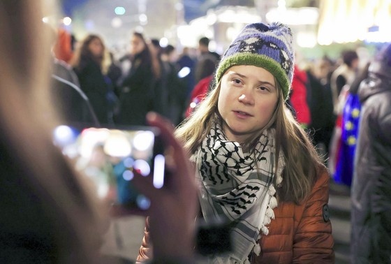    Грета Тунберг на митинге оппозиции в Тбилиси