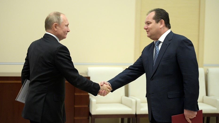    Владимир Путин и Ростислав Гольдштейн. Автор фото: Алексей Дружинин/ТАСС