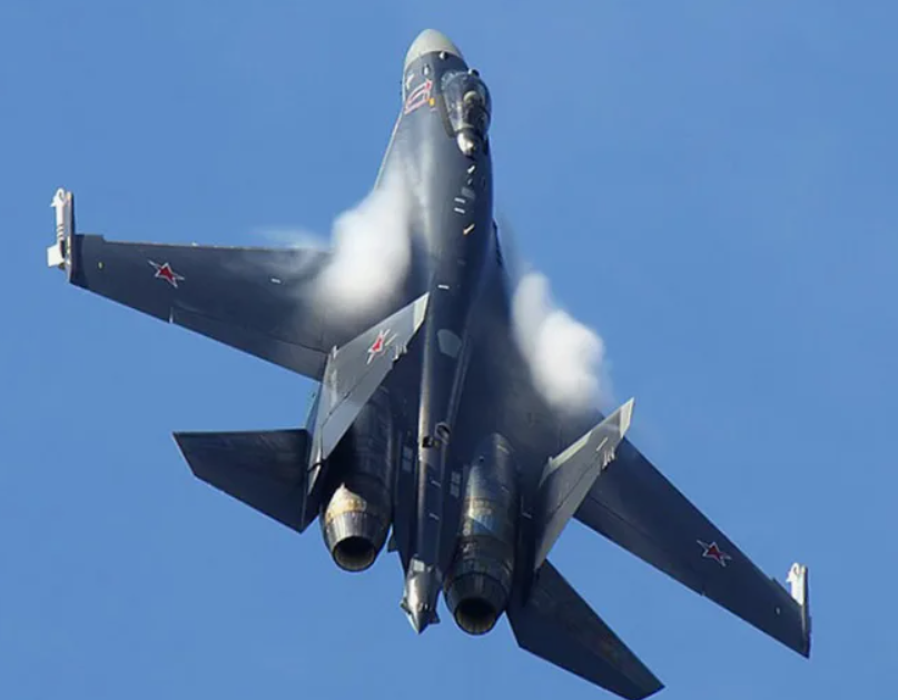 Американские санкции сыграли крайне неприятную роль в экспортной судьбе истребителя Су-35. Но сейчас ситуация начала исправляться. Фото МО РФ