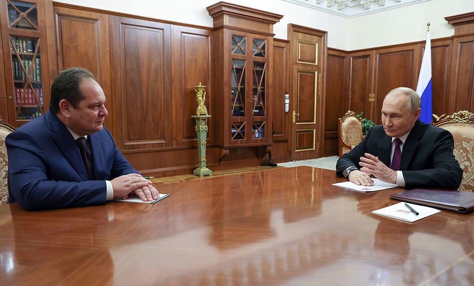 Президент России В. Путин предложил главе Еврейской автономной области возглавить Республику Коми. 