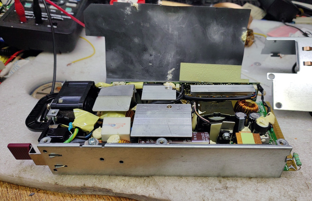 Вот так выглядит со снятой крышкой