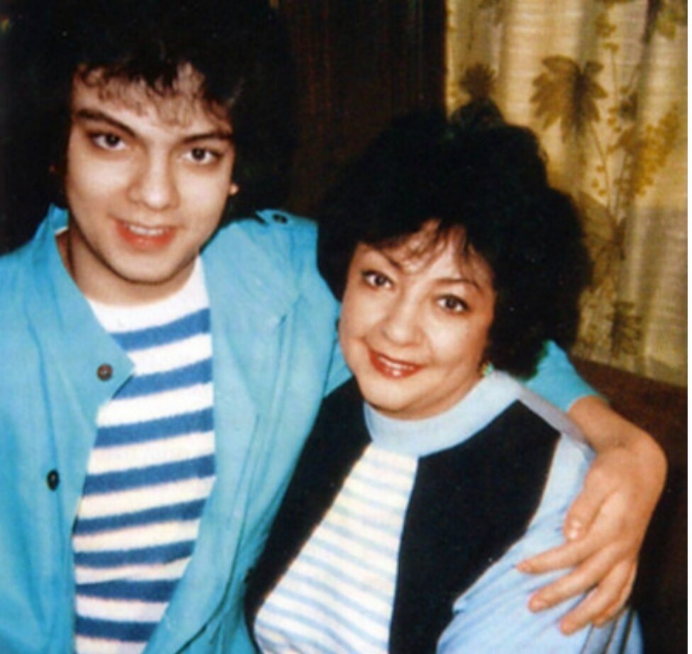 Филипп Киркоров с мамой. Фото из открытых источников