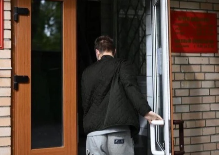    Военкомат Смоленска признал ограниченно годным мужчину, которому 3 года назад поезд отрезал голову