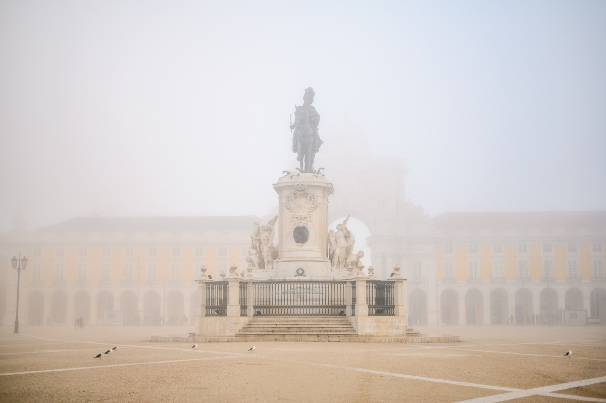 Праса-ду-Комерсиу в Лиссабоне. Находится на месте дворца Рибейра, разрушенного в 1755 году землетрясением.