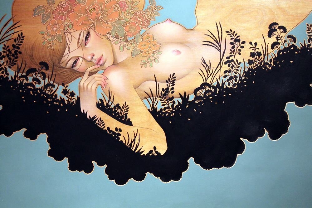 КАРТИНА художницы Одри Кавасаки /  Audrey Kawasaki под названием " Ропот 36 x 20 дюймов, масло, акрил и графит на деревянной панели. 2014 год