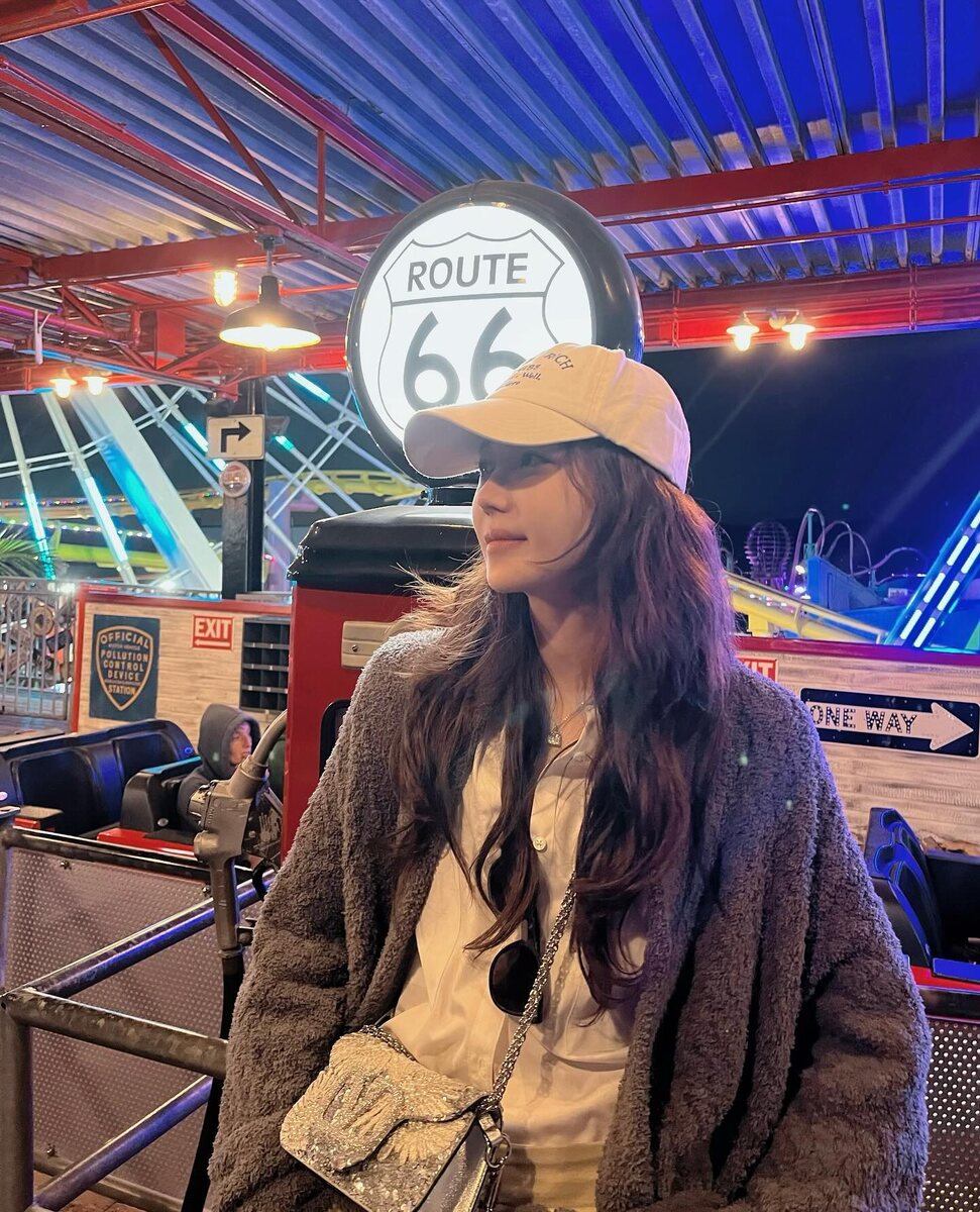    Ли Джи АСоцсети