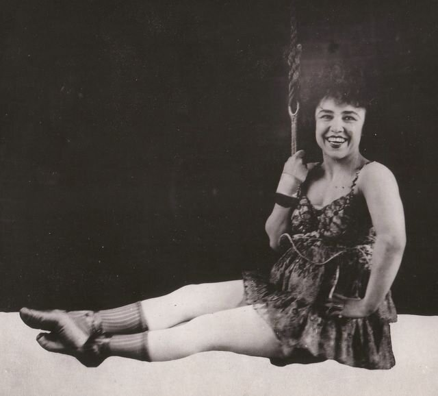 Лилиан Лейтцель — акробатка и воздушная гимнастка