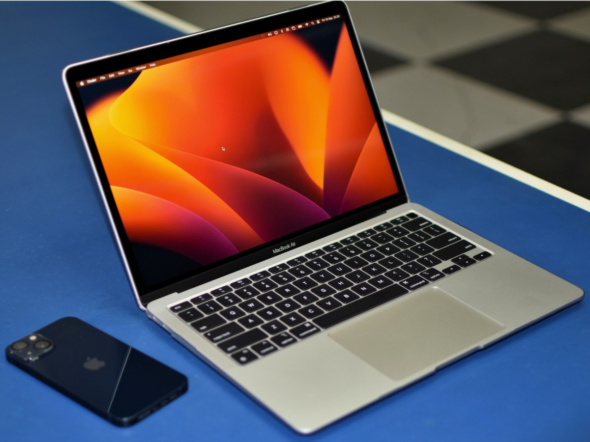   На смартфоне Samsung запустили macOS High Sierra
