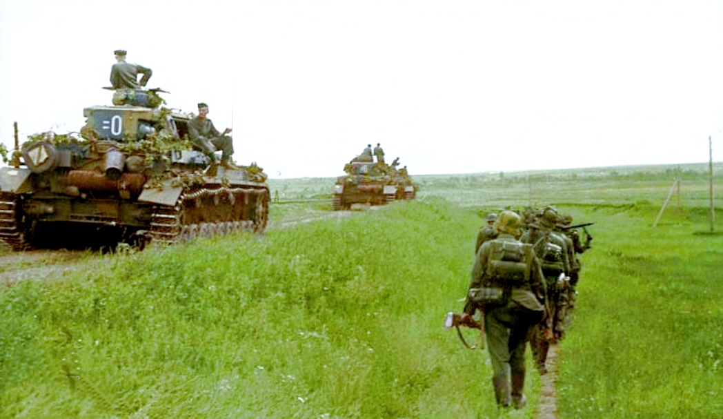 Танковый батальон Pz IV Ausf. F дивизии "Великая Германия" на Ржевском выступе, осень 1942 г.