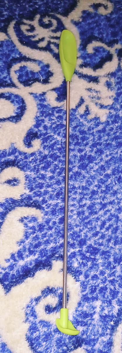 Специальная ложечка для извлечения соусов из бутылок.