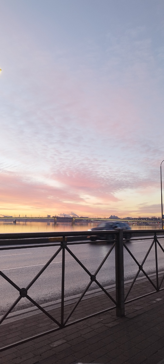 Роскошный рассвет был вчера. Ехала и думала: Боже, ну почему же так невозможно красиво??? 