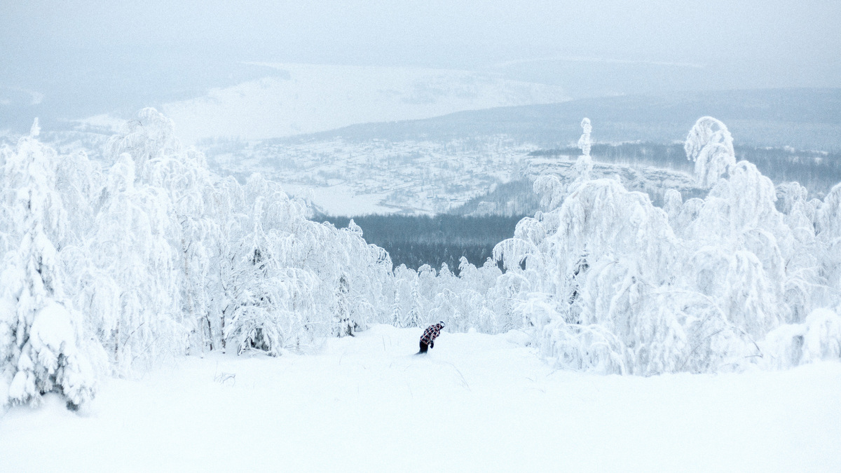 Курорт работает не только зимой. Он предлагает летние программы отдыха: пешие туры, велосипедные экскурсии, сплавы. 