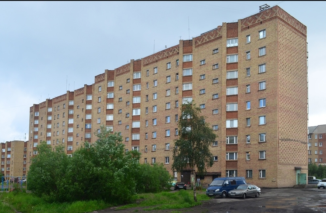 9-этажка в Инте. Фото - http://tvojaves.ru/fotografii_goroda_inta/oglavlenie.php